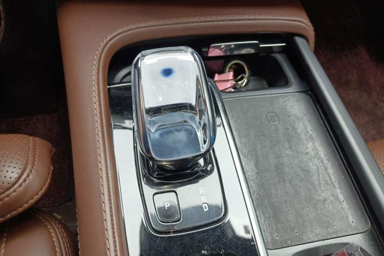 Used Volvo XC90 New Energy 2021 E-Drive Hybrid T8 Luxury Flagship 7-Seater Gear Lever