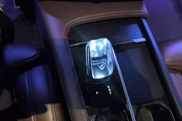 Used Volvo XC90 New Energy 2021 E-Drive Hybrid T8 Luxury Flagship 7-Seater Gear Lever