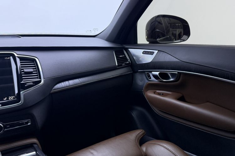 Used Volvo XC90 New Energy 2021 E-Drive Hybrid T8 Luxury Flagship 7-Seater Interior 12