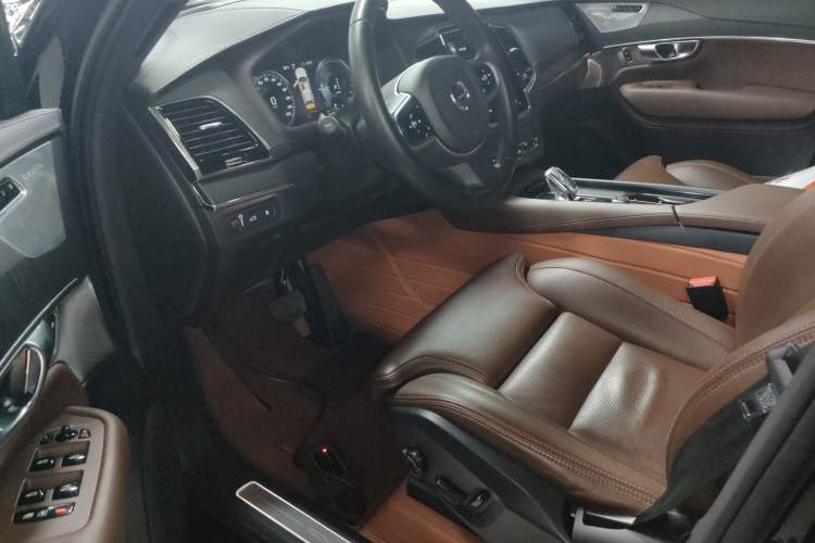 Used Volvo XC90 New Energy 2021 E-Drive Hybrid T8 Luxury Flagship 7-Seater Interior 3