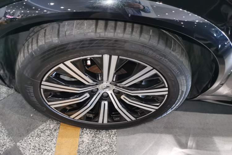Used Volvo XC90 New Energy 2021 E-Drive Hybrid T8 Luxury Flagship 7-Seater Left Front Wheel Hub