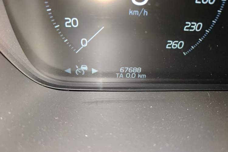 Used Volvo XC90 New Energy 2021 E-Drive Hybrid T8 Luxury Flagship 7-Seater Odometer Close Up