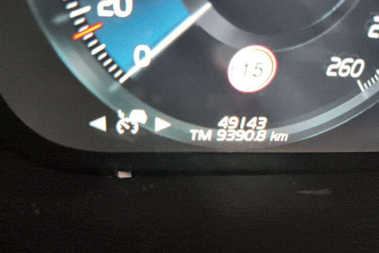 Used Volvo XC90 New Energy 2021 E-Drive Hybrid T8 Luxury Flagship 7-Seater Odometer Close Up