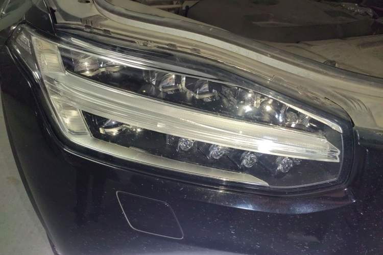 Used Volvo XC90 New Energy 2021 E-Drive Hybrid T8 Luxury Flagship 7-Seater Right Front Headlight