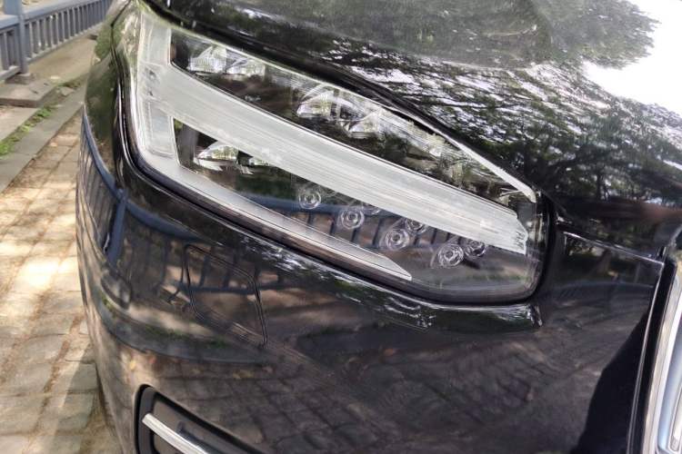 Used Volvo XC90 New Energy 2021 E-Drive Hybrid T8 Luxury Flagship 7-Seater Right Front Headlight
