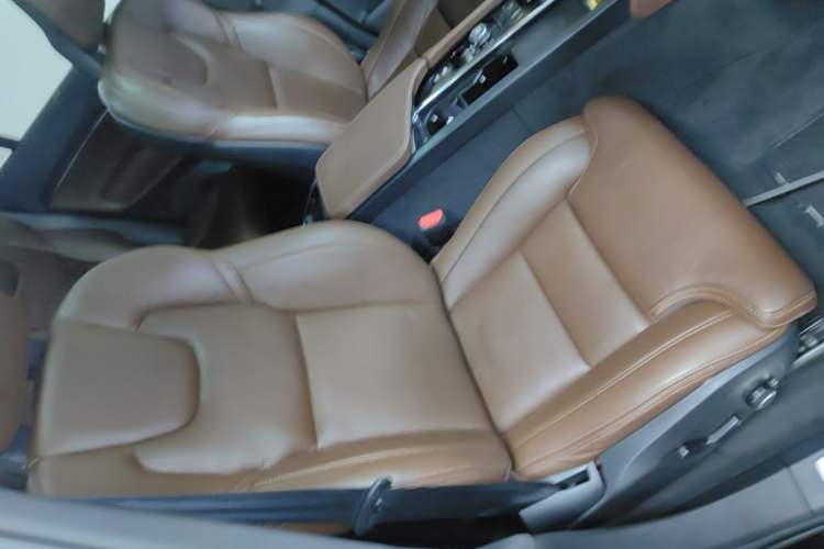 Used Volvo XC90 New Energy 2021 E-Drive Hybrid T8 Luxury Flagship 7-Seater Right Front Seat