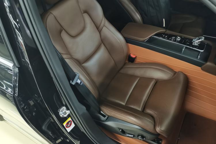Used Volvo XC90 New Energy 2021 E-Drive Hybrid T8 Luxury Flagship 7-Seater Right Front Seat