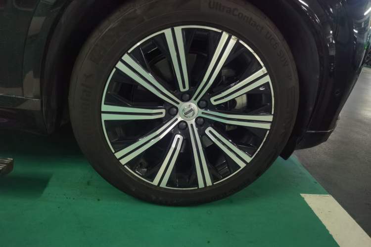 Used Volvo XC90 New Energy 2021 E-Drive Hybrid T8 Luxury Flagship 7-Seater Right Front Wheel Hub