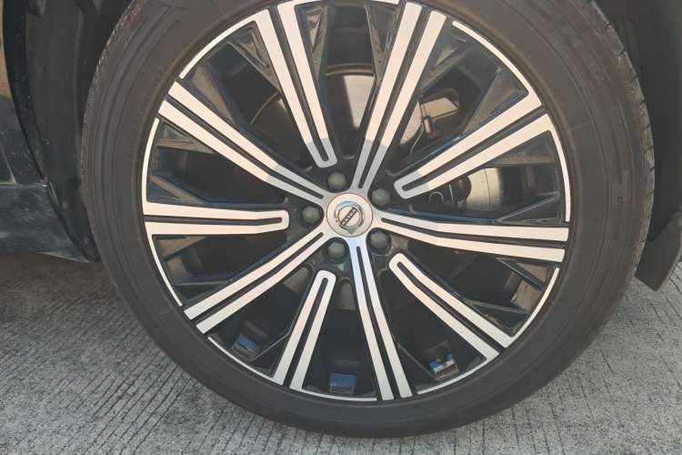 Used Volvo XC90 New Energy 2021 E-Drive Hybrid T8 Luxury Flagship 7-Seater Right Front Wheel Hub