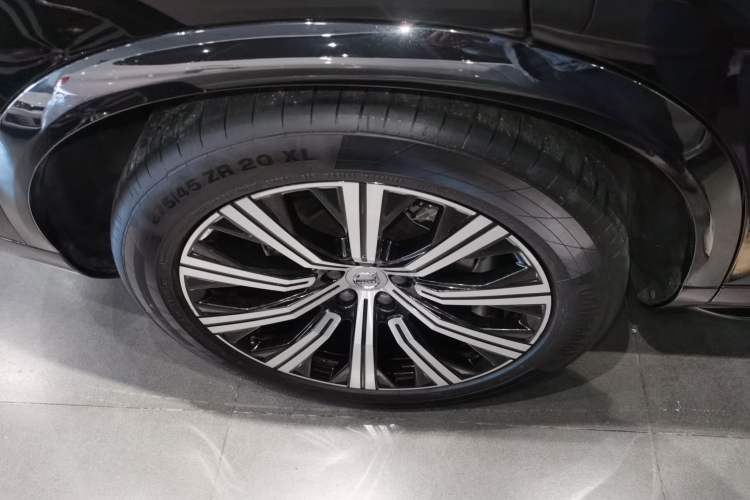Used Volvo XC90 New Energy 2021 E-Drive Hybrid T8 Luxury Flagship 7-Seater Right Rear Wheel Hub