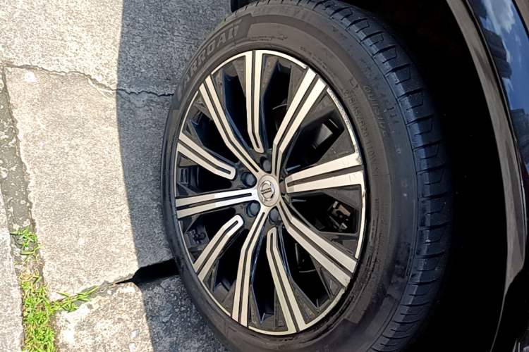 Used Volvo XC90 New Energy 2021 E-Drive Hybrid T8 Luxury Flagship 7-Seater Right Rear Wheel Hub