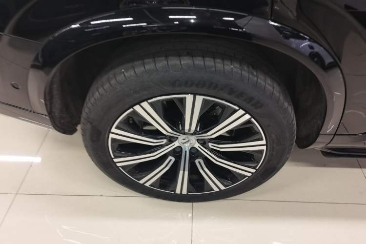 Used Volvo XC90 New Energy 2021 E-Drive Hybrid T8 Luxury Flagship 7-Seater Right Rear Wheel Hub