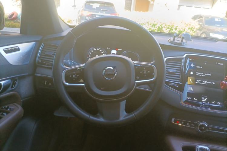 Used Volvo XC90 New Energy 2021 E-Drive Hybrid T8 Luxury Flagship 7-Seater Steering Wheel