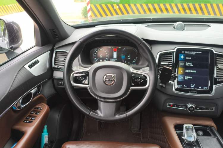 Used Volvo XC90 New Energy 2021 E-Drive Hybrid T8 Luxury Flagship 7-Seater Steering Wheel