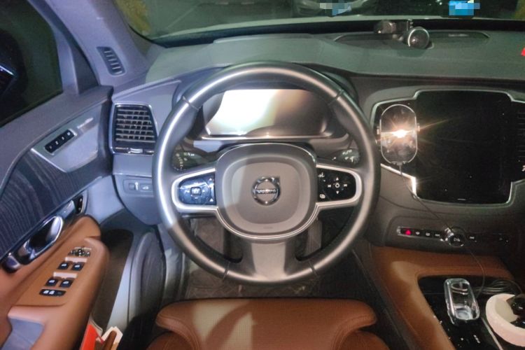 Used Volvo XC90 New Energy 2021 E-Drive Hybrid T8 Luxury Flagship 7-Seater Steering Wheel