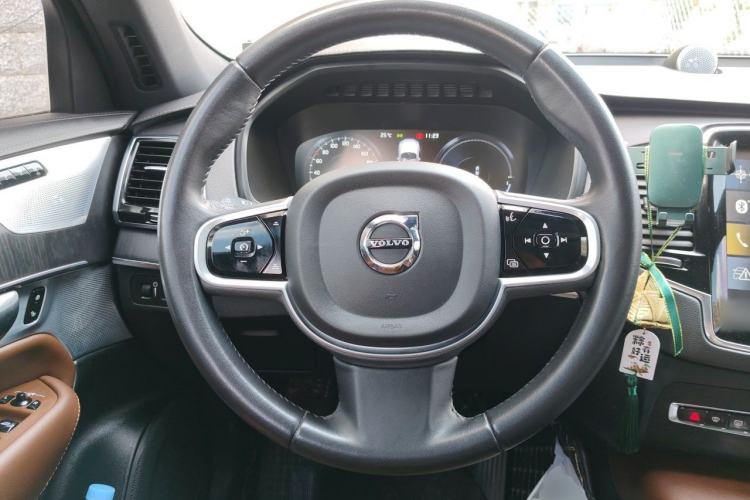 Used Volvo XC90 New Energy 2021 E-Drive Hybrid T8 Luxury Flagship 7-Seater Steering Wheel