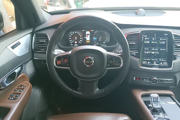 Used Volvo XC90 New Energy 2021 E-Drive Hybrid T8 Luxury Flagship 7-Seater Steering Wheel