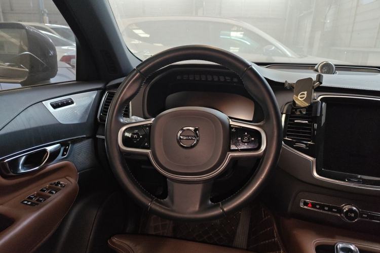 Used Volvo XC90 New Energy 2021 E-Drive Hybrid T8 Luxury Flagship 7-Seater Steering Wheel