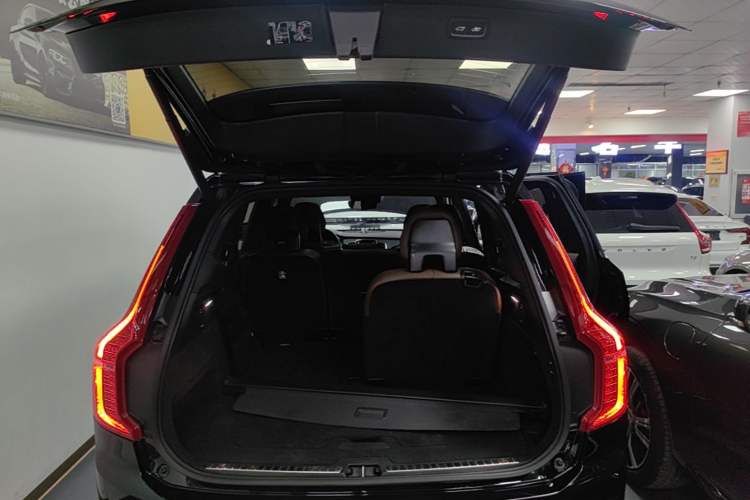 Used Volvo XC90 New Energy 2021 E-Drive Hybrid T8 Luxury Flagship 7-Seater Trunk