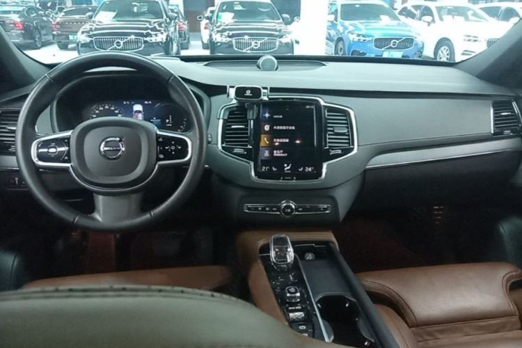 Used Volvo XC90 New Energy 2021 E-Drive Hybrid T8 Luxury Flagship 7-Seater Center Console
