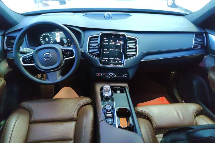 Used Volvo XC90 New Energy 2021 E-Drive Hybrid T8 Luxury Flagship 7-Seater Center Console