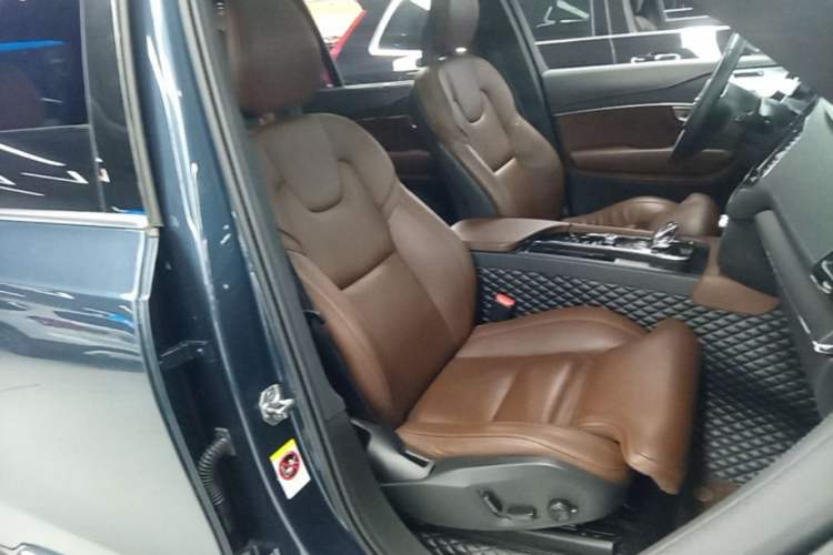 Used Volvo XC90 New Energy 2021 E-Drive Hybrid T8 Luxury Flagship 7-Seater Right Front Seat