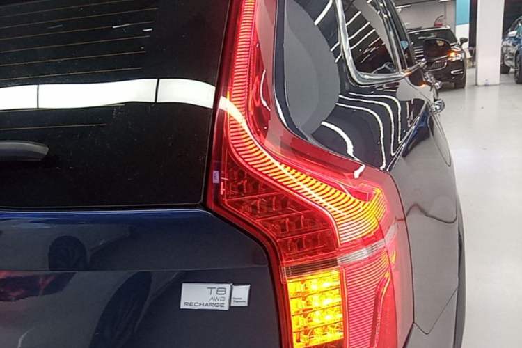Used Volvo XC90 New Energy 2021 E-Drive Hybrid T8 Luxury Flagship 7-Seater Right Rear Taillight