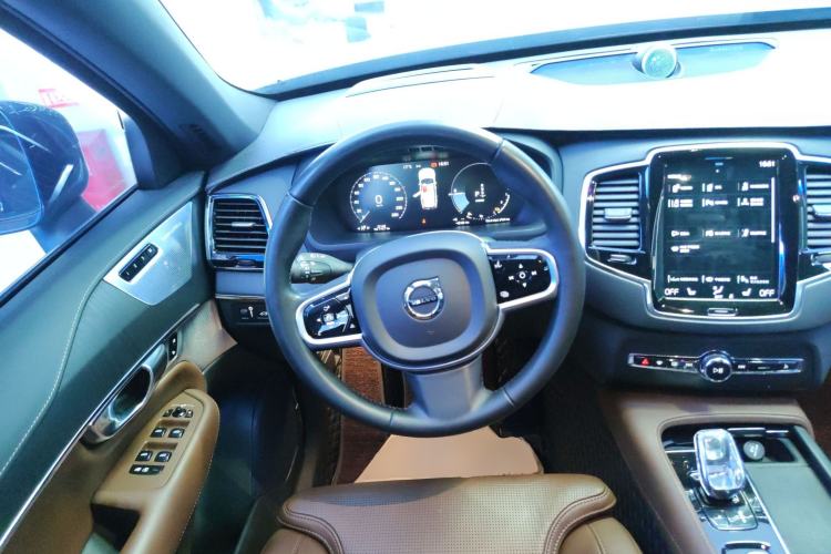 Used Volvo XC90 New Energy 2021 E-Drive Hybrid T8 Luxury Flagship 7-Seater Steering Wheel