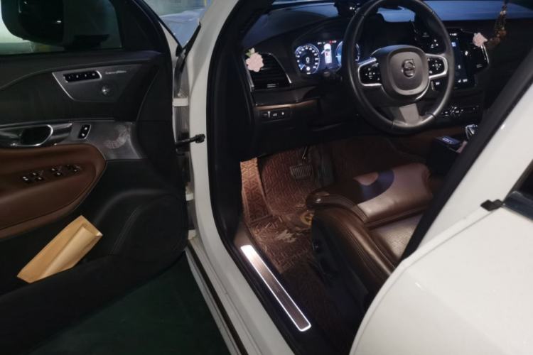 Used Volvo XC90 New Energy 2021 E-Drive Hybrid T8 Luxury Flagship 7-Seater Driver Seat