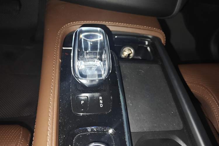 Used Volvo XC90 New Energy 2021 E-Drive Hybrid T8 Luxury Flagship 7-Seater Gear Lever