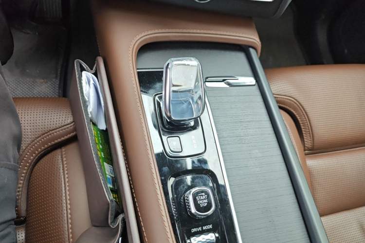 Used Volvo XC90 New Energy 2021 E-Drive Hybrid T8 Luxury Flagship 7-Seater Gear Lever