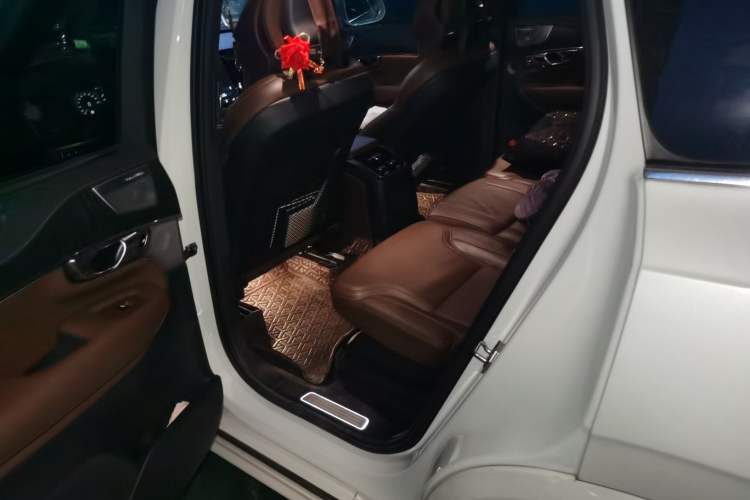 Used Volvo XC90 New Energy 2021 E-Drive Hybrid T8 Luxury Flagship 7-Seater Left Rear Seat
