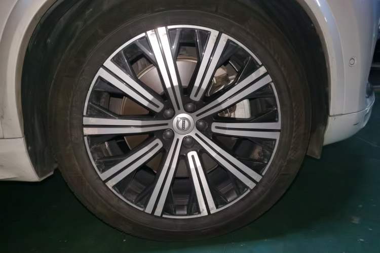 Used Volvo XC90 New Energy 2021 E-Drive Hybrid T8 Luxury Flagship 7-Seater Right Front Wheel Hub