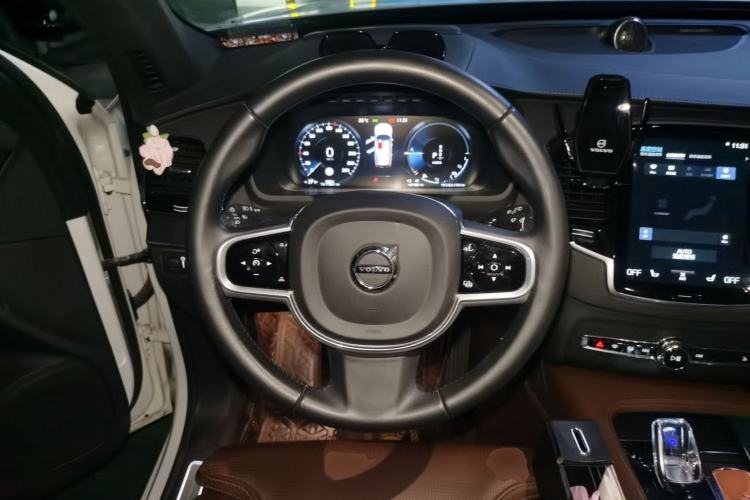 Used Volvo XC90 New Energy 2021 E-Drive Hybrid T8 Luxury Flagship 7-Seater Steering Wheel
