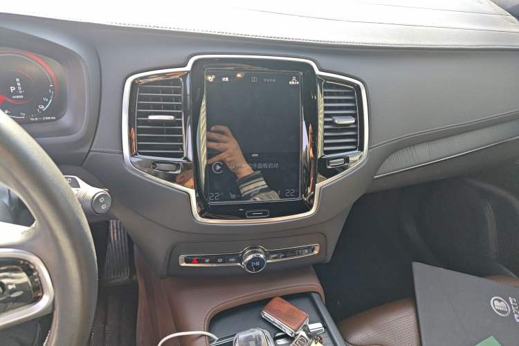 Used Volvo XC90 New Energy 2022 E-Drive Hybrid T8 Luxury Flagship 7-Seater Audio And AC Panel
