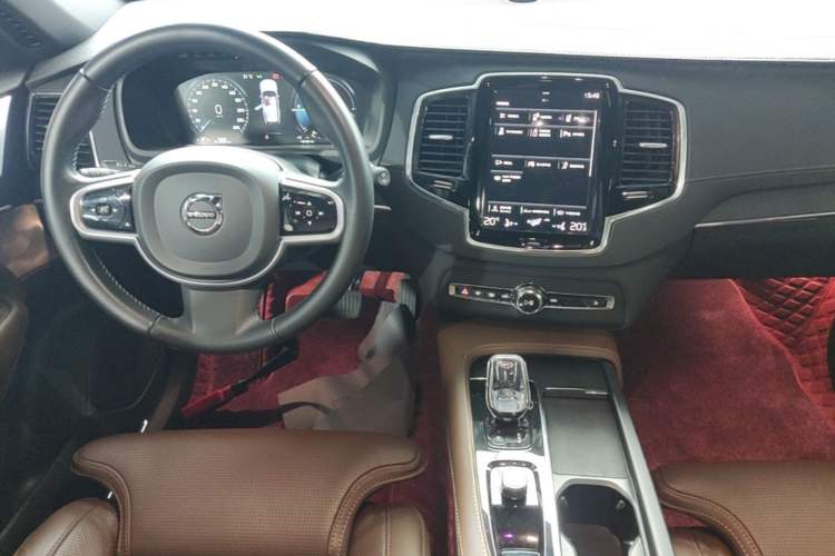 Used Volvo XC90 New Energy 2022 E-Drive Hybrid T8 Luxury Flagship 7-Seater Audio And AC Panel