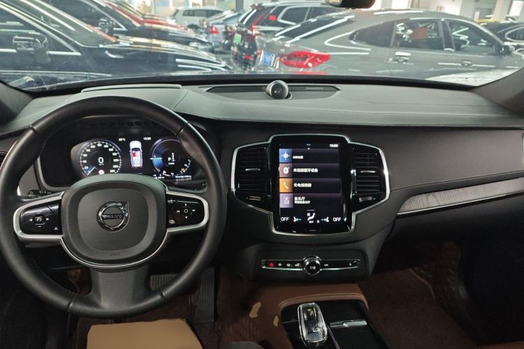 Used Volvo XC90 New Energy 2022 E-Drive Hybrid T8 Luxury Flagship 7-Seater Center Console