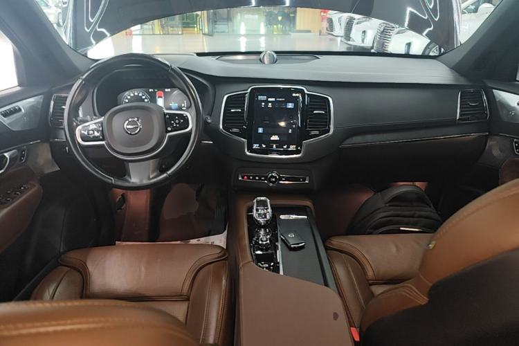 Used Volvo XC90 New Energy 2022 E-Drive Hybrid T8 Luxury Flagship 7-Seater Center Console