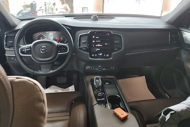Used Volvo XC90 New Energy 2022 Facelift E-Drive Hybrid T8 Luxury Prestige 7-Seater Center Console