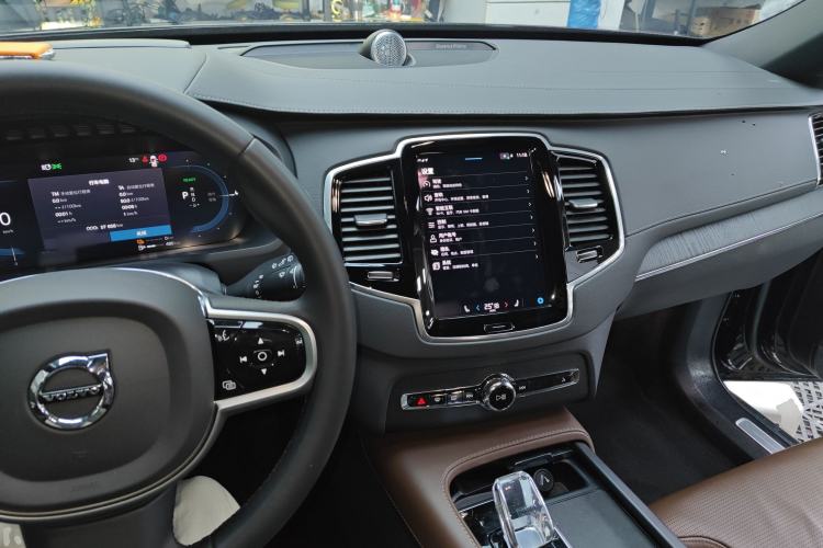 Used Volvo XC90 New Energy 2022 Facelift E-Drive Hybrid T8 Luxury Prestige 7-Seater Center Console