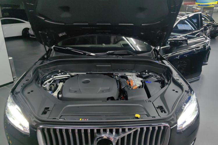 Used Volvo XC90 New Energy 2022 E-Drive Hybrid T8 Luxury Flagship 7-Seater Engine Bay