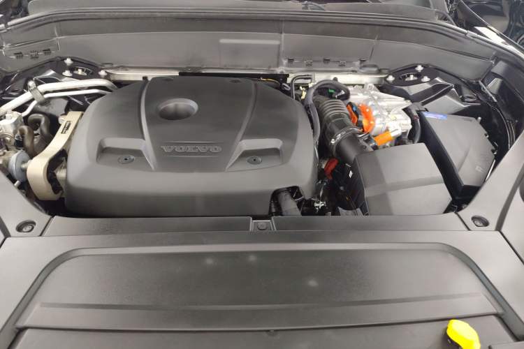 Used Volvo XC90 New Energy 2022 E-Drive Hybrid T8 Luxury Flagship 7-Seater Engine Bay
