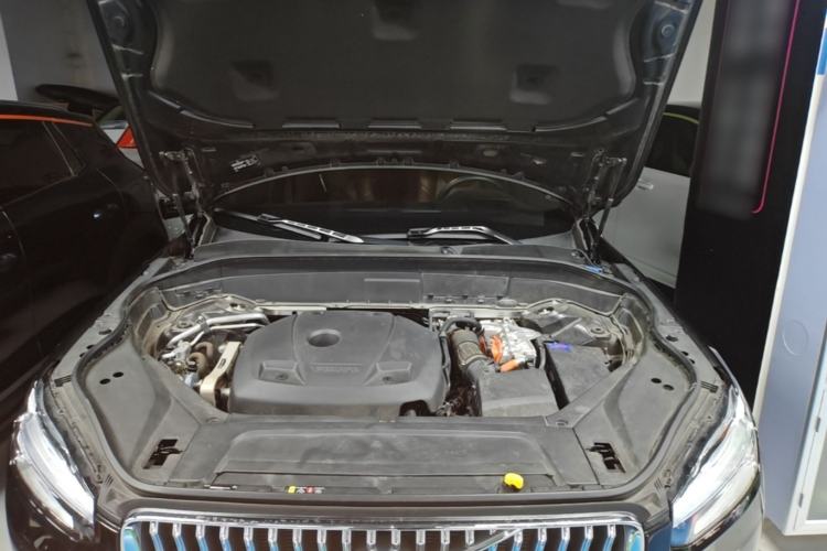 Used Volvo XC90 New Energy 2022 E-Drive Hybrid T8 Luxury Flagship 7-Seater Engine Bay