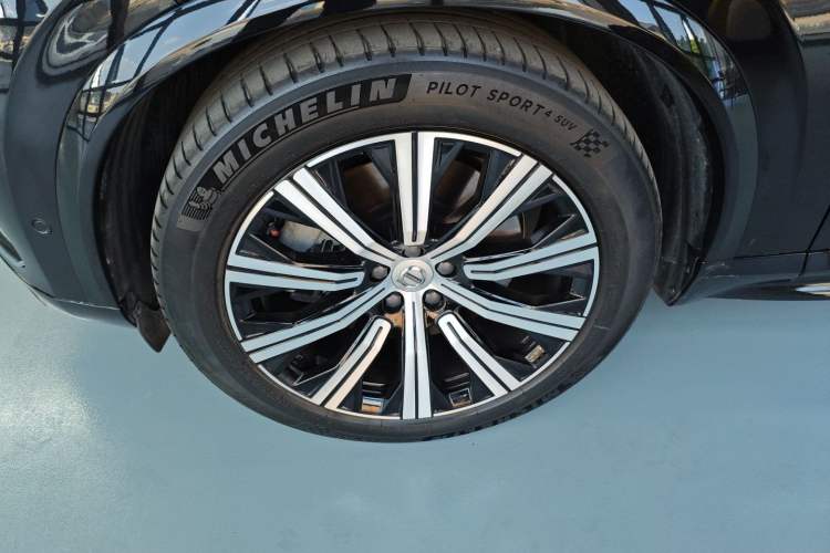 Used Volvo XC90 New Energy 2022 E-Drive Hybrid T8 Luxury Flagship 7-Seater Exterior 4