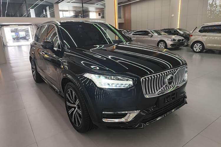 Used Volvo XC90 New Energy 2022 E-Drive Hybrid T8 Luxury Flagship 7-Seater Front Right 45 Deg