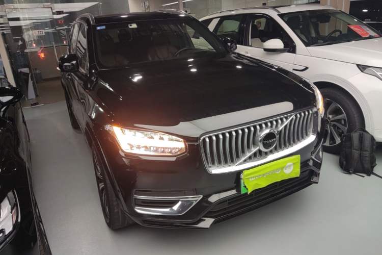 Used Volvo XC90 New Energy 2022 E-Drive Hybrid T8 Luxury Flagship 7-Seater Front Right 45 Deg