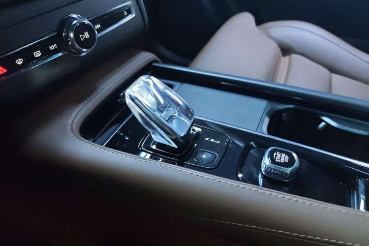 Used Volvo XC90 New Energy 2022 Facelift E-Drive Hybrid T8 Luxury Prestige 7-Seater Gear Lever