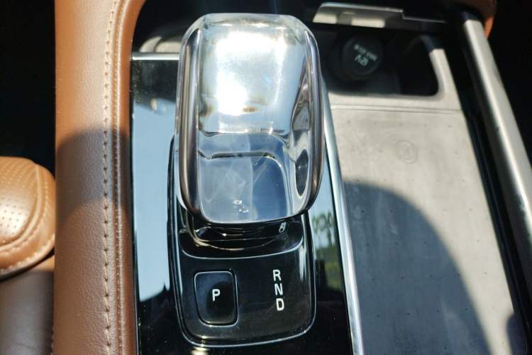 Used Volvo XC90 New Energy 2022 Facelift E-Drive Hybrid T8 Luxury Prestige 7-Seater Gear Lever