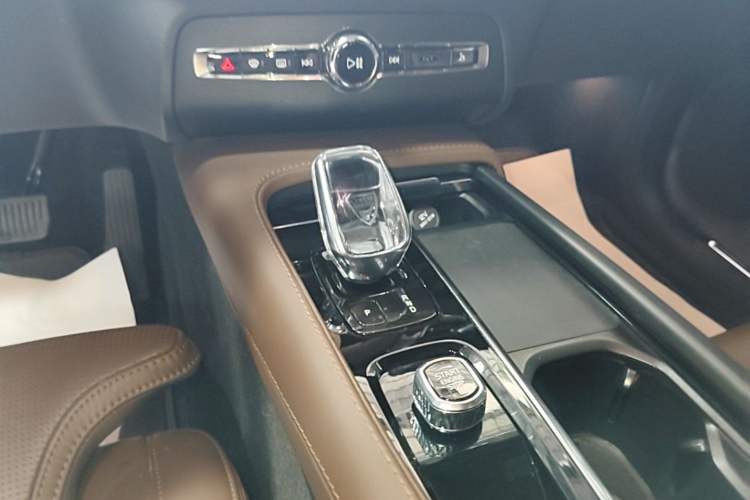 Used Volvo XC90 New Energy 2022 Facelift E-Drive Hybrid T8 Luxury Prestige 7-Seater Gear Lever