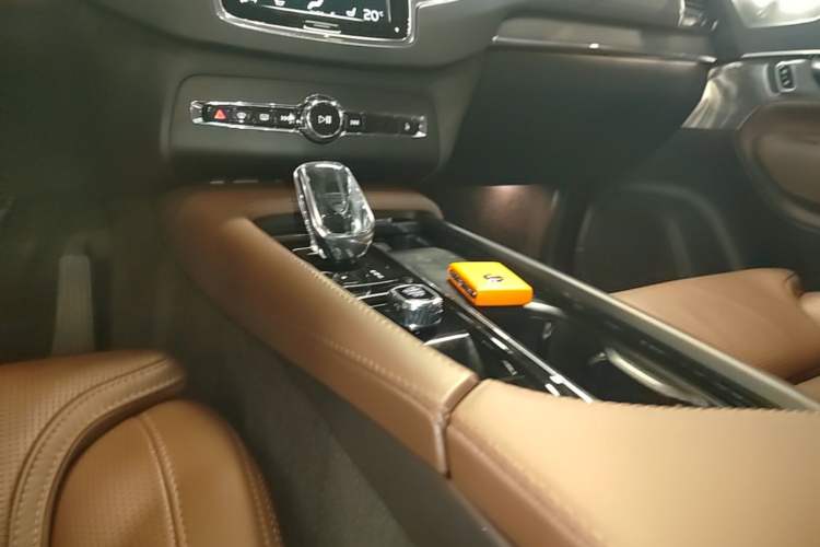 Used Volvo XC90 New Energy 2022 Facelift E-Drive Hybrid T8 Luxury Prestige 7-Seater Gear Lever